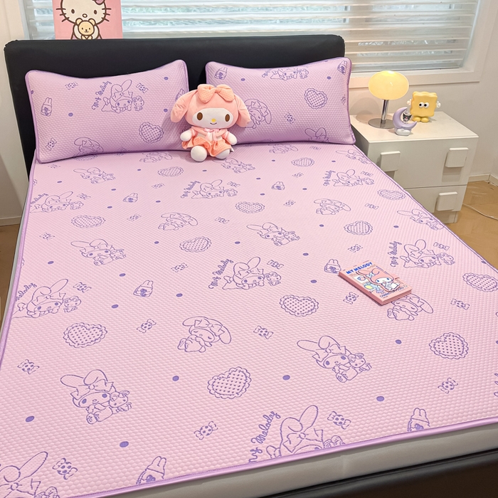 91家纺网 家纺一手货源 找家纺 2025新款三丽鸥正版授权A类提花冰豆豆凉席平铺款床笠款系列_1409 冰豆豆-美乐蒂-紫