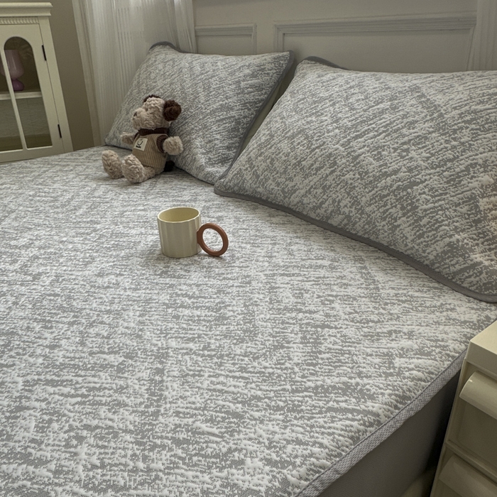 91家纺网 家纺一手货源 找家纺 金爱家 2025新款430克中分子豆豆席凉席席子 豆豆席-流金岁月灰