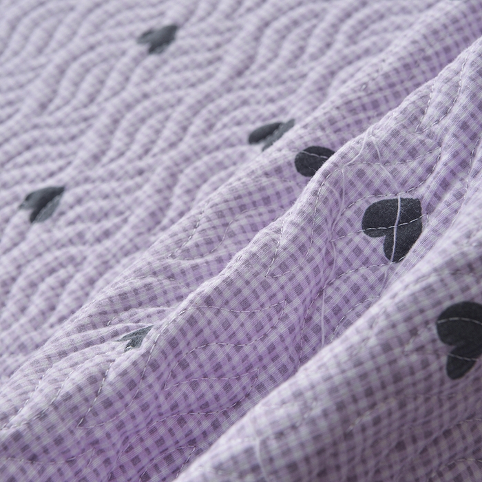 91家纺网 家纺一手货源 找家纺 梦柏 2025新款韩版双层纱夹棉绗缝床盖夏被四件套 爱心