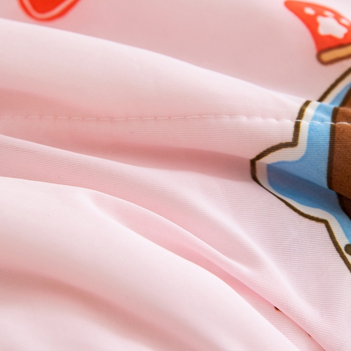 91家纺网 家纺一手货源 找家纺 嗨生活2025年儿童夏被 幼儿园夏被 凉感丝夏被 草莓小女孩