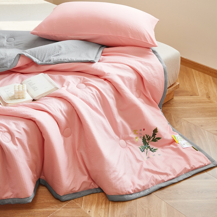 91家纺网 家纺一手货源 找家纺 欧雅搁2025纯色艾草驱蚊夏凉被 少女粉