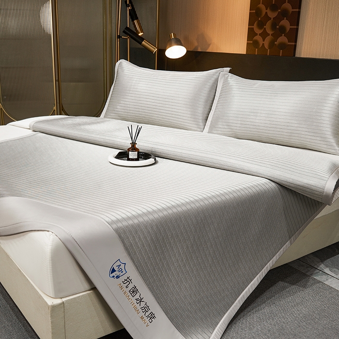 91家纺网 家纺一手货源 找家纺 小萌虎 2025新款轻柔丝抗菌冰丝藤凉席（复合三明治款）宽包刺绣冰丝软席藤席 抗菌三明治冰丝藤席-冰川-星光灰