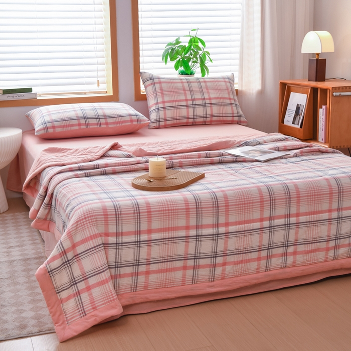 91家纺网 家纺一手货源 找家纺 圣尔雅家纺 2025新款里外全棉色织夏被新疆棉花被纯棉被子空调被夏凉被 粉条格