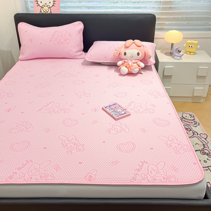 91家纺网 家纺一手货源 找家纺 八零年代 2025新款三丽鸥正版授权A类提花冰豆豆凉席平铺款床笠款系列 冰豆豆-美乐蒂-粉