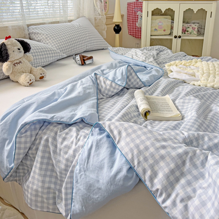 91家纺网 家纺一手货源 找家纺 2025春夏新款嵌绳款云柔水洗棉单夏被夏凉被空调被 嵌绳夏被-小格浅兰