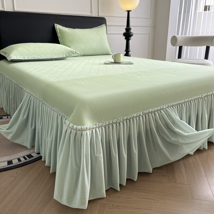 91家纺网 家纺一手货源 找家纺 鑫琪莱  2025新款5D立体雕花凉感豆豆冰丝床裙三件套 床裙H款-绿