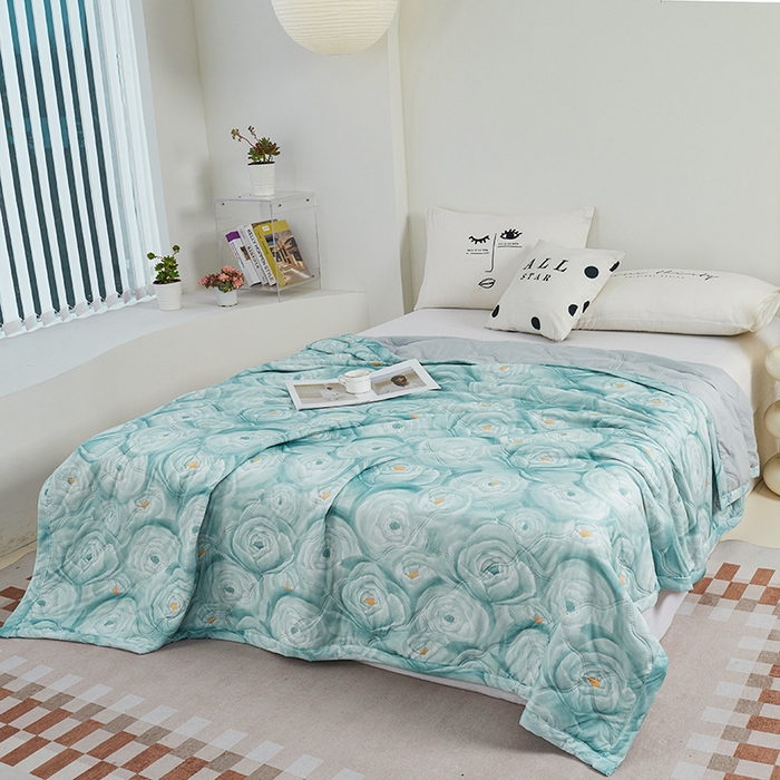 91家纺网 家纺一手货源 找家纺 被多多被业 2025新款凉感丝印花夏被夏凉被空调被 复古玫瑰-绿