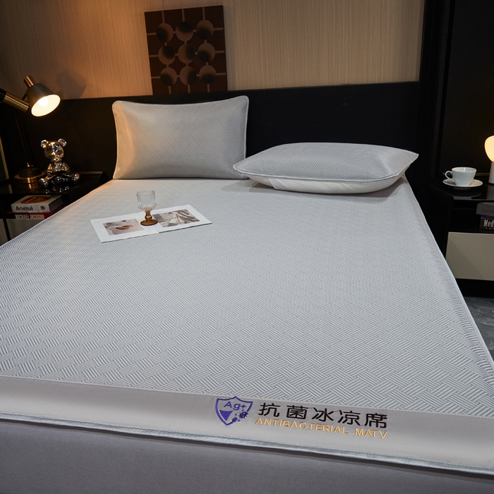 91家纺网 家纺一手货源 找家纺 999家纺 2025新款轻柔丝抗菌冰丝藤凉席（复合三明治款）宽包刺绣冰丝软席藤席 抗菌冰丝藤床笠-冰岛-星光灰