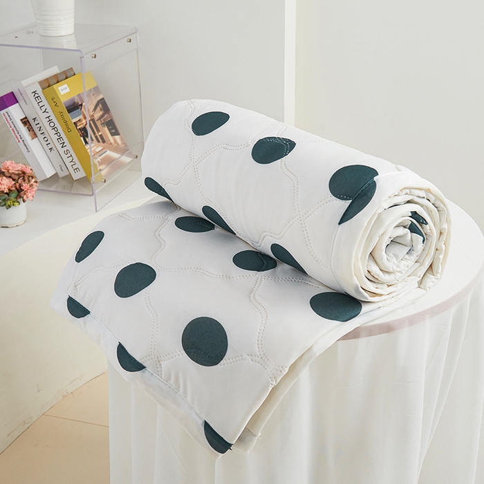 91家纺网 家纺一手货源 找家纺 被多多被业 2025新款凉感丝印花夏被夏凉被空调被 波点