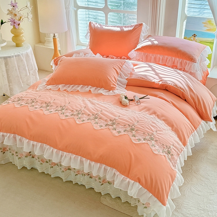 91家纺网 家纺一手货源 找家纺 大麦家纺2025新款年新款亲肤花边款床盖四件套  甜心小姐-落日橘