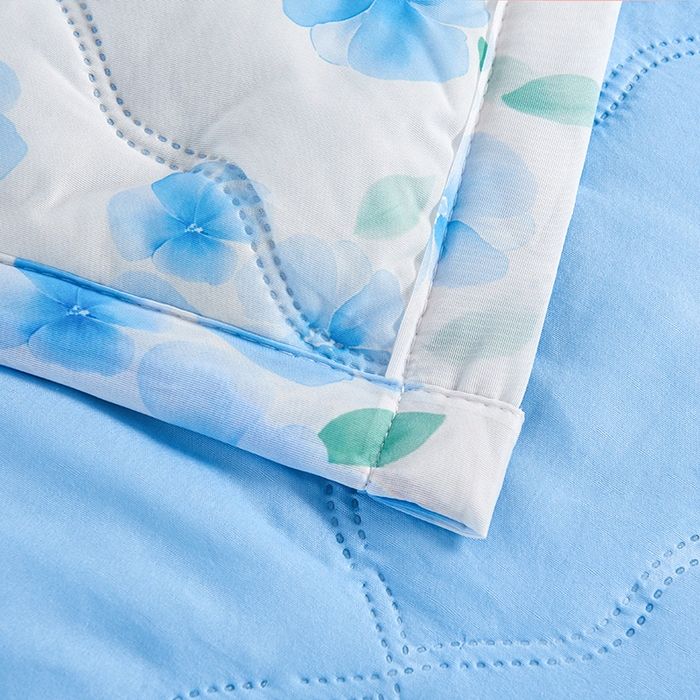 91家纺网 家纺一手货源 找家纺 被多多被业 2025新款凉感丝印花夏被夏凉被空调被 山茶花-蓝