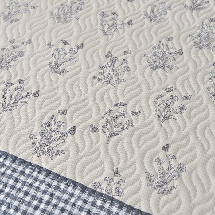 91家纺网 家纺一手货源 找家纺 梦柏 2025新款韩版双层纱夹棉绗缝床盖夏被四件套 芳香