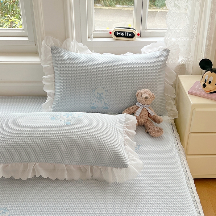 91家纺网 家纺一手货源 找家纺 梦舒羽 2025春夏新款冰豆豆花边单人单枕套枕套单件 冰豆豆-小熊蓝