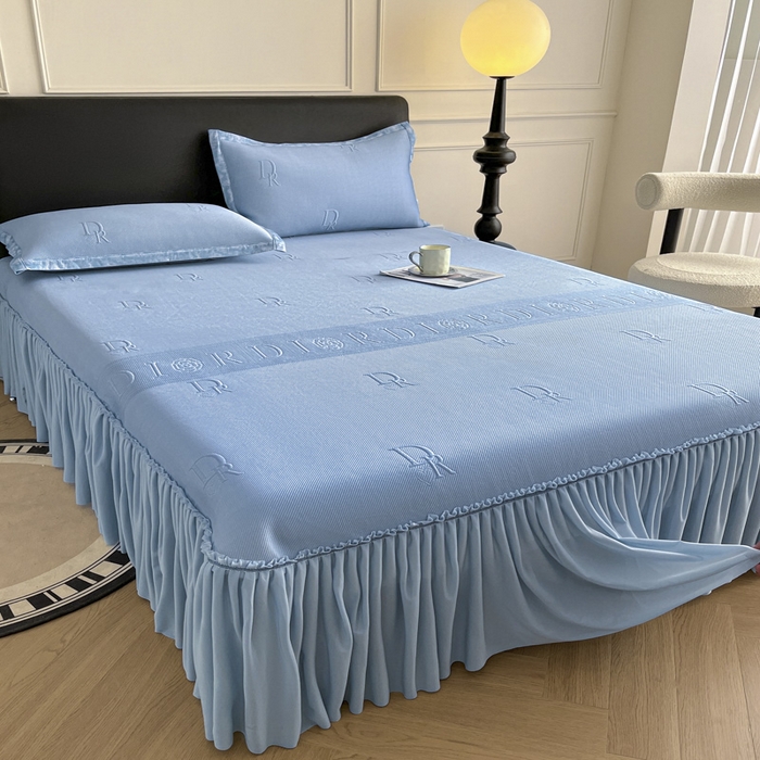 91家纺网 家纺一手货源 找家纺 鑫琪莱  2025新款5D立体雕花凉感豆豆冰丝床裙三件套 床裙D款-蓝