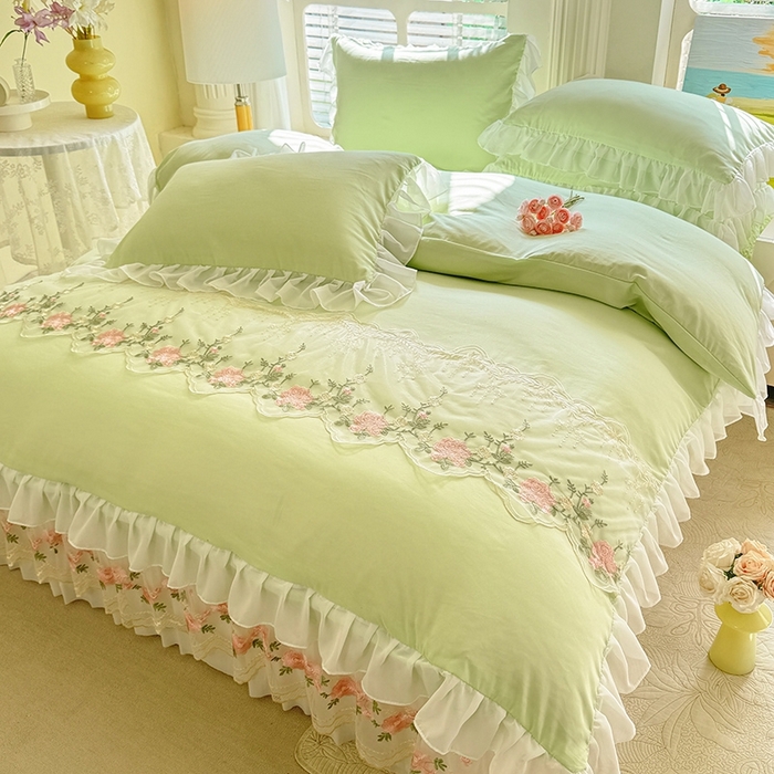 91家纺网 家纺一手货源 找家纺 大麦家纺2025新款年新款亲肤花边款床盖四件套  甜心小姐-青提绿