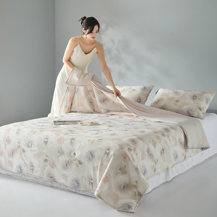 91家纺网 家纺一手货源 找家纺 2025春夏新款100%双面锦纶美式印花夏被凉感空调被 陌上花开