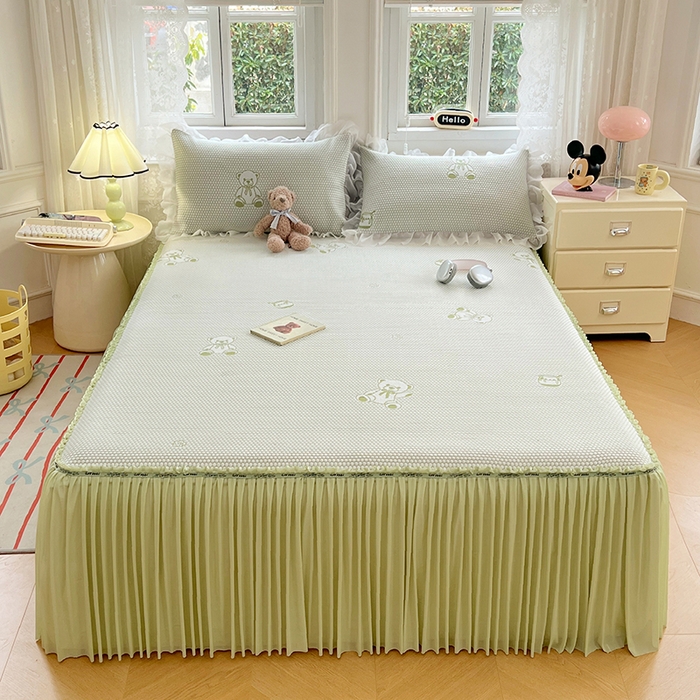 91家纺网 家纺一手货源 找家纺 梦舒羽 2025春夏新款冰豆豆凉席席子-床裙款 凉豆豆-小熊绿