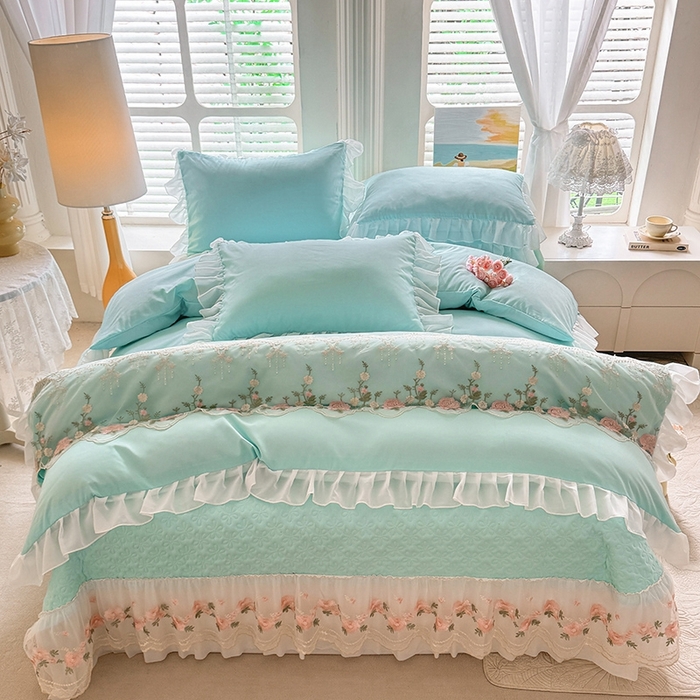 91家纺网 家纺一手货源 找家纺 大麦家纺2025新款年新款亲肤花边款床盖四件套  甜心小姐-梵星蓝