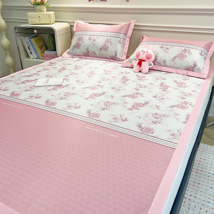 91家纺网 家纺一手货源 找家纺 摩妮卡 2025小清新数码冰丝席 碳光席三件套 绯樱梦境