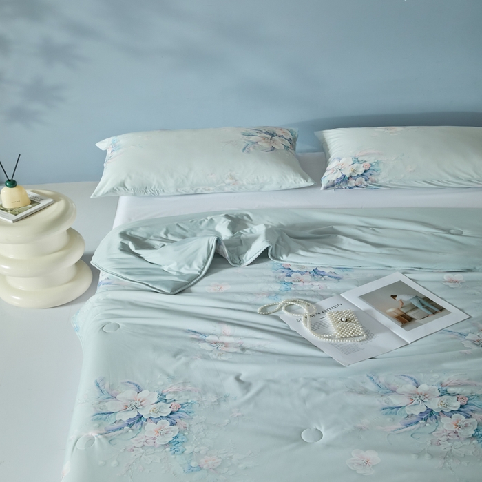 91家纺网 家纺一手货源 找家纺 2025春夏新款100%双面锦纶美式印花夏被凉感空调被 珍珠花海