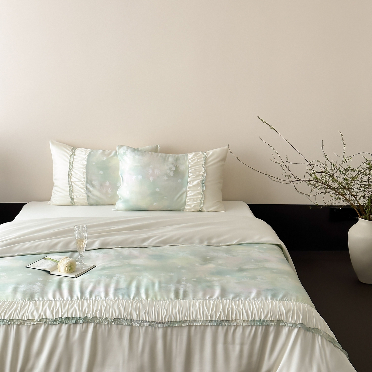 91家纺网 家纺一手货源 找家纺 （总）玉宇阁 2025春夏新款60S兰精天丝印花四件套-薇之白