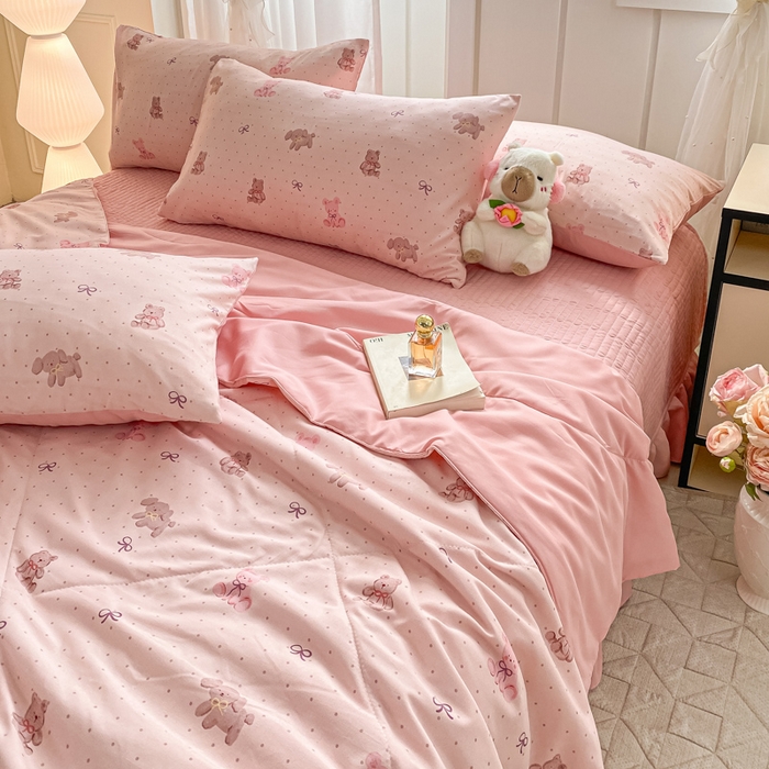 91家纺网 家纺一手货源 找家纺 一比一家纺 2025新款针织双层纱夏被床盖四件套单夏被单床盖单品 萌萌熊