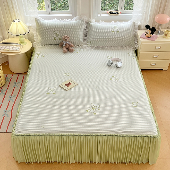 91家纺网 家纺一手货源 找家纺 梦舒羽 2025春夏新款冰豆豆凉席席子-床裙款 凉豆豆-小熊绿