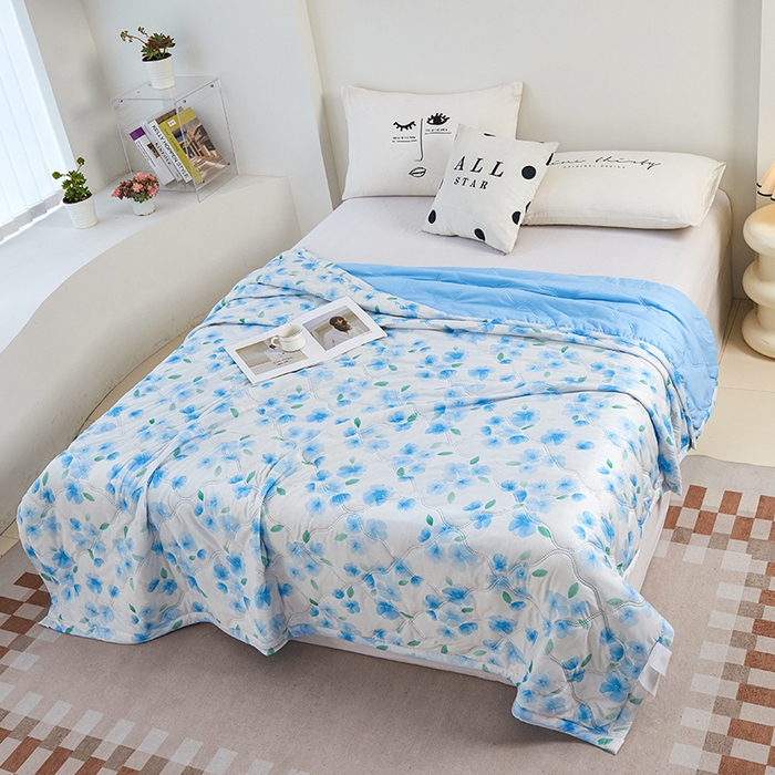 91家纺网 家纺一手货源 找家纺 被多多被业 2025新款凉感丝印花夏被夏凉被空调被 山茶花-蓝