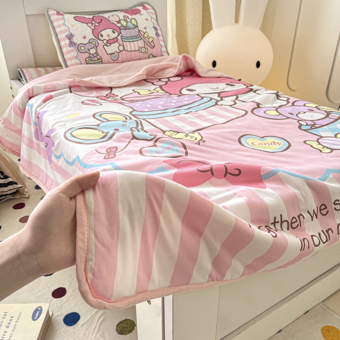 91家纺网 家纺一手货源 找家纺 花满路 2025新款儿童针织棉夏被 美乐蒂