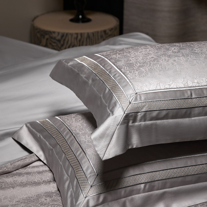 91家纺网 家纺一手货源 找家纺 榻尚家居 2025新款高精密贡缎色织大提花四件套 夜曲 灰