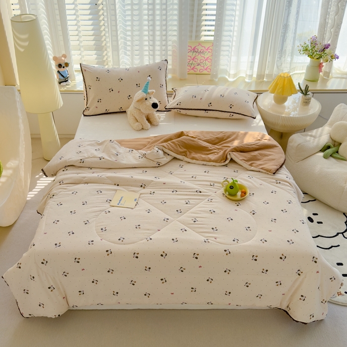 91家纺网 家纺一手货源 找家纺 贝扬思 2025新款云感双层纱抗菌花边夏被 狗狗面包