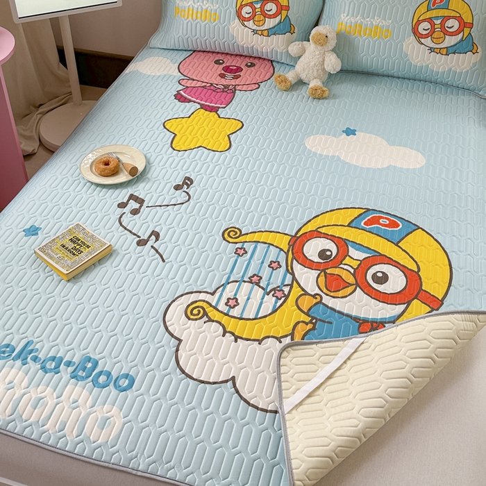 91家纺网 家纺一手货源 找家纺 金爱家2025新款啵乐乐乳胶凉席 凉席音乐派对