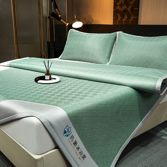 91家纺网 家纺一手货源 找家纺 小萌虎 2025新款轻柔丝抗菌冰丝藤凉席（复合三明治款）宽包刺绣冰丝软席藤席 抗菌三明治冰丝藤席-冰岛-清新绿