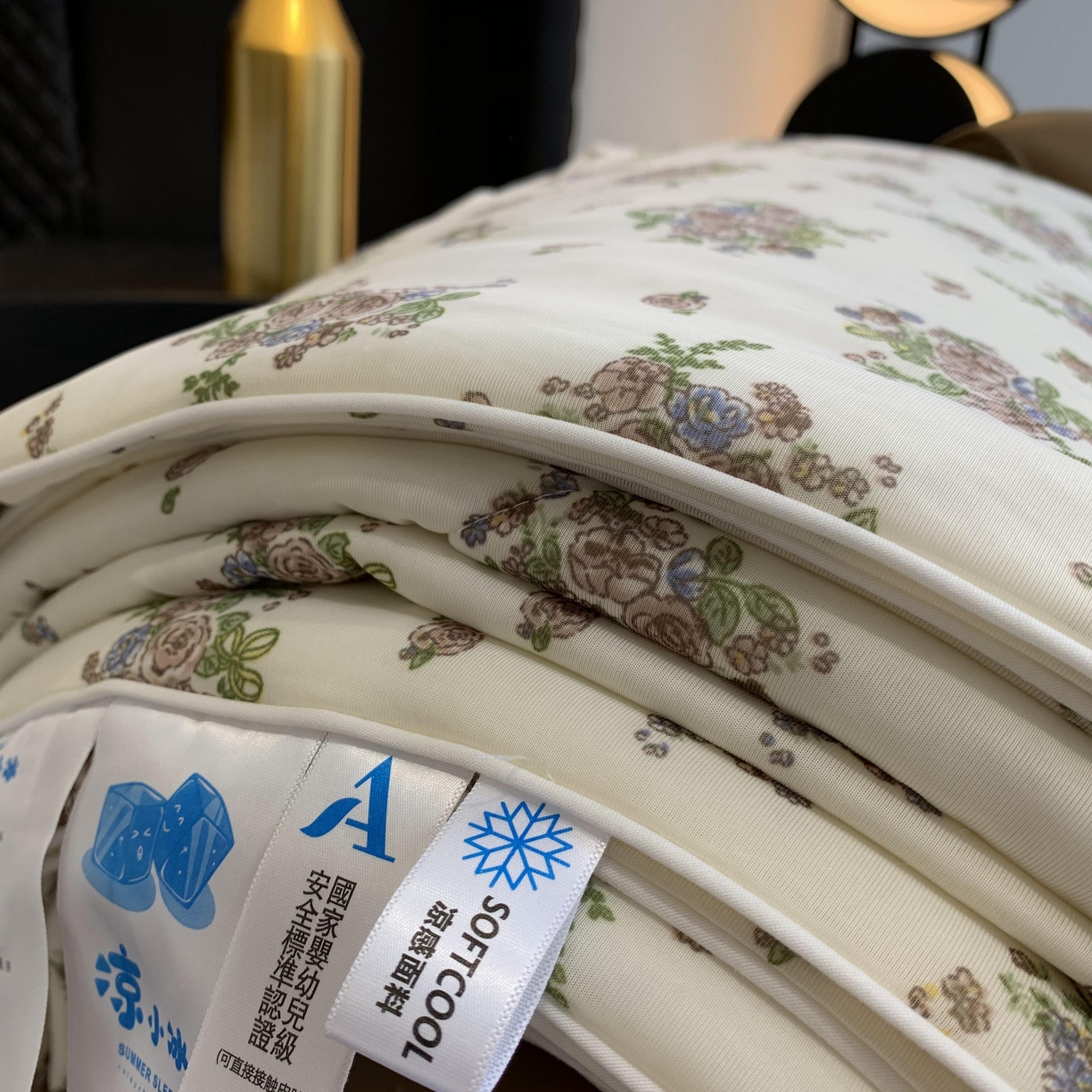 91家纺网 家纺一手货源 找家纺 2025新款小冰皮夏凉被锦纶氨纶面料空调夏被凉感丝单夏被空调被 碎花情怀