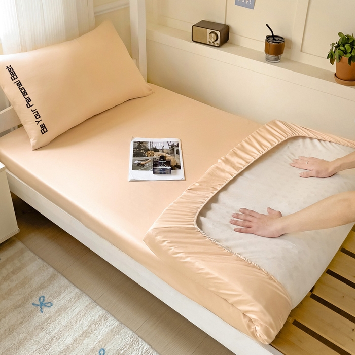 91家纺网 家纺一手货源 找家纺 纽缦家纺 2025新款纯色提花学生冰丝床笠 麦穗黄