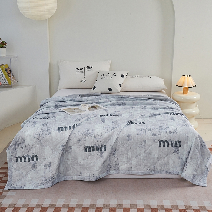 91家纺网 家纺一手货源 找家纺 被多多被业 2025新款凉感丝印花夏被夏凉被空调被 灰迷你