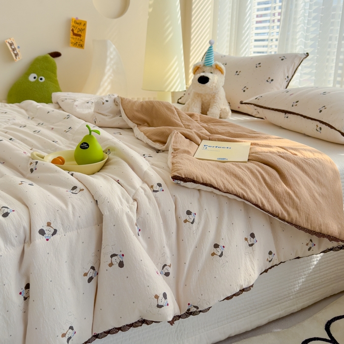 91家纺网 家纺一手货源 找家纺 贝扬思 2025新款云感双层纱抗菌花边夏被 狗狗面包