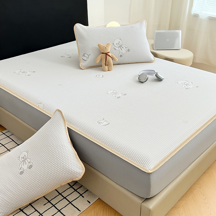 91家纺网 家纺一手货源 找家纺 梦舒羽 2025新款凉豆豆凉席-床笠款 凉豆豆-小熊灰