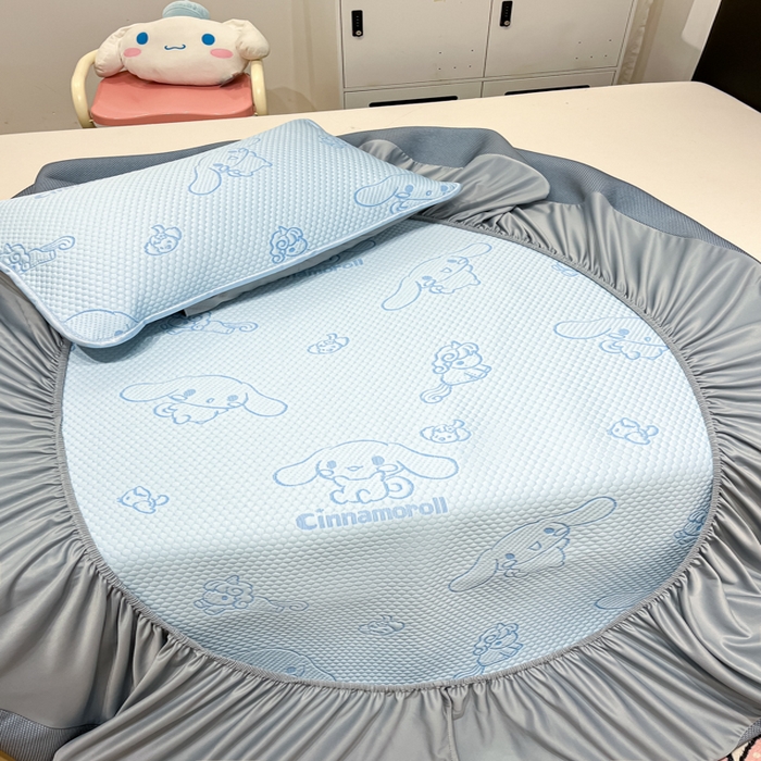 91家纺网 家纺一手货源 找家纺 八零年代 2025新款三丽鸥正版授权A类提花冰豆豆凉席平铺款床笠款系列 冰豆豆-玉桂狗-蓝