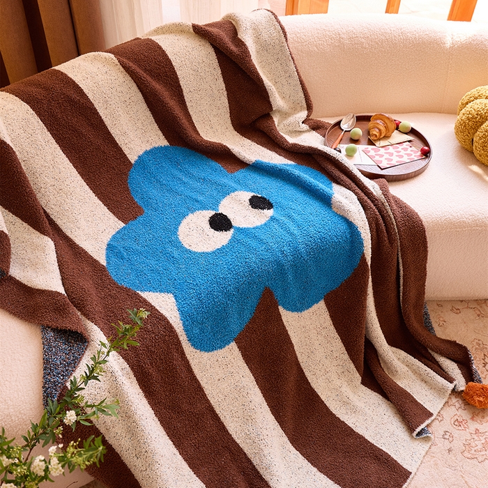 91家纺网 家纺一手货源 找家纺 （总）暖绵绵家纺 2025新款甜美蓝朵半边绒针织盖毯-灵朵