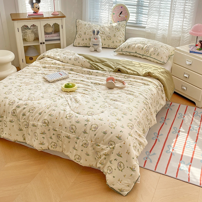 91家纺网 家纺一手货源 找家纺 优承佳生活馆 2025新款云感双层纱浪漫小花边抗菌夏被子被芯 花园兔