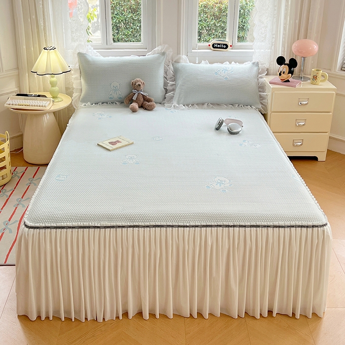 91家纺网 家纺一手货源 找家纺 梦舒羽 2025春夏新款冰豆豆凉席席子-床裙款 凉豆豆-小熊蓝