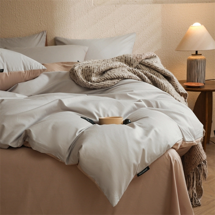 91家纺网 家纺一手货源 找家纺 启程2025新款全棉纯色双拼无印风四件套 绅士灰+杏仁