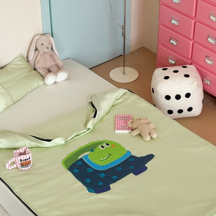 91家纺网 家纺一手货源 找家纺 喜多兔儿童家纺 2025新款60S兰精天丝睡袋防踢被 绿色萌萌恐龙