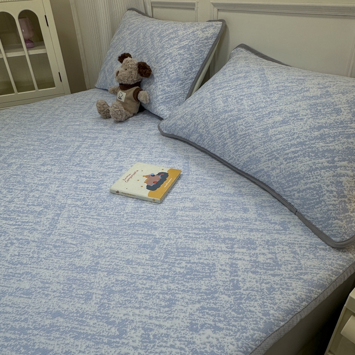 91家纺网 家纺一手货源 找家纺 金爱家 2025新款430克中分子豆豆席凉席席子 豆豆席-流金岁月蓝