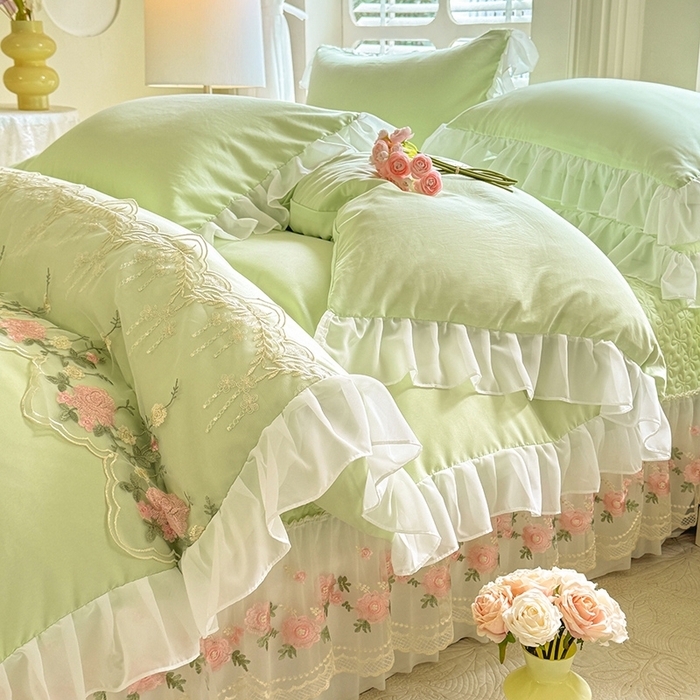 91家纺网 家纺一手货源 找家纺 大麦家纺2025新款年新款亲肤花边款床盖四件套  甜心小姐-青提绿