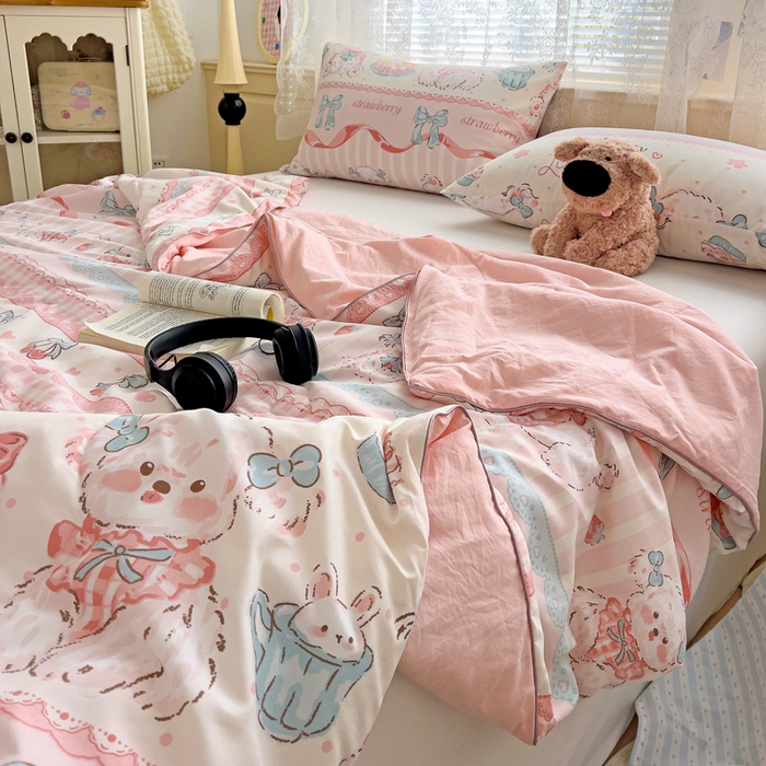 91家纺网 家纺一手货源 找家纺 2025春夏新款嵌绳款云柔水洗棉单夏被夏凉被空调被 嵌绳夏被-甜品可爱狗