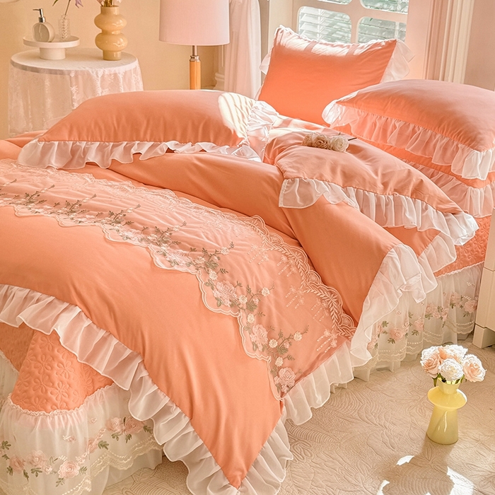 91家纺网 家纺一手货源 找家纺 大麦家纺2025新款年新款亲肤花边款床盖四件套  甜心小姐-落日橘