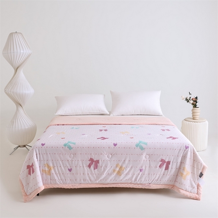 91家纺网 家纺一手货源 找家纺 默忆 2025新款印花凉感丝夏被夏凉被空调被加氨纶豆豆被 蝴蝶结