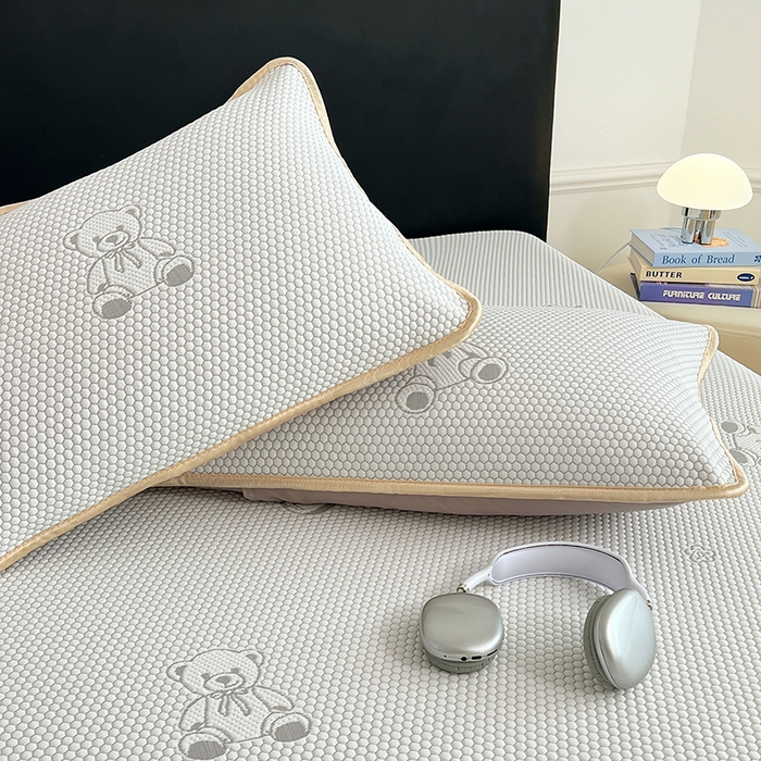 91家纺网 家纺一手货源 找家纺 梦舒羽 2025新款凉感冰豆豆凉席枕套可水洗冰丝宿舍一只装枕头套一对枕芯套 冰豆豆-小熊灰